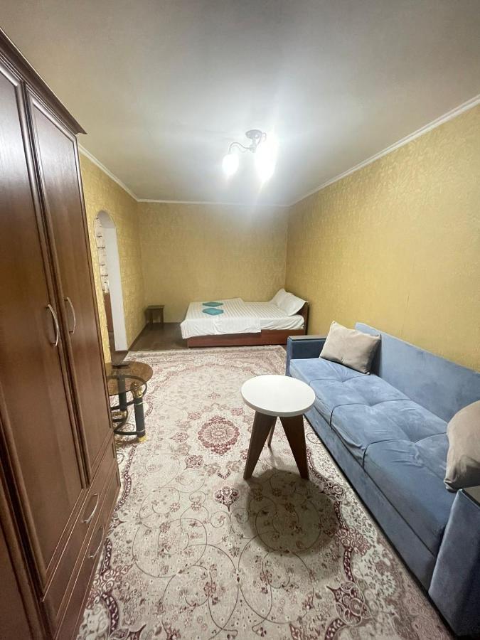 Квартира Рядом Арбата, Гоголя 92 Almaty Extérieur photo