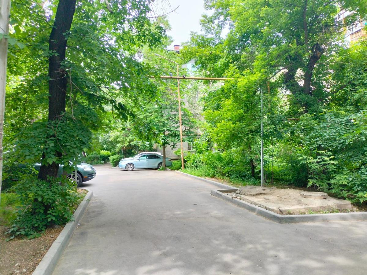 Квартира Рядом Арбата, Гоголя 92 Almaty Extérieur photo
